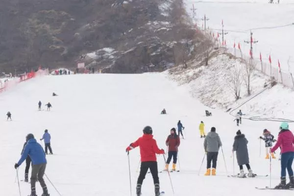 天津玉龙滑雪场和盘山滑雪场哪个好