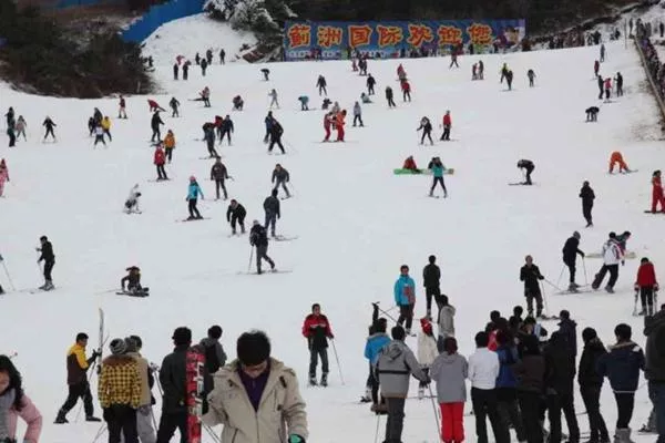 蓟州国际滑雪场和<a href='/panshan/' target=_blank>盘山</a>滑雪场哪个好 蓟州国际滑雪场和盘山滑雪场哪个好