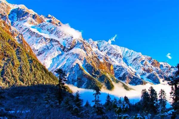 <a href='/techan/16734' target=_blank>海螺</a>沟冬天好玩吗 <a href='/hailuogou/' target=_blank>海螺沟</a>冬季<a href='/zijiayou/' target=_blank>自驾游</a>攻略 海螺沟冬天好玩吗 海螺沟冬季自驾游攻略