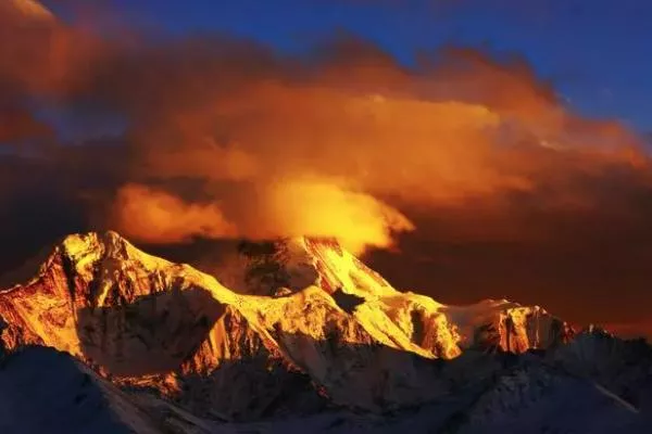 海螺沟在四川什么地方 海螺沟冬季<a href='https://www.qqx.com/' target=_blank>旅游</a>景点攻略 海螺沟在四川什么地方 海螺沟冬季旅游景点攻略