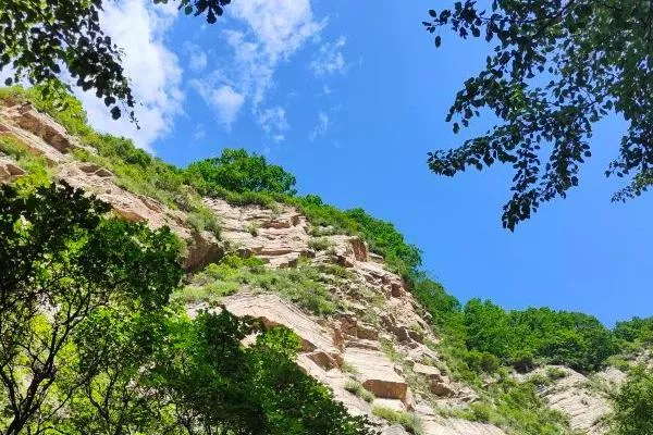 五岳寨和驼梁哪个好玩 五岳寨和驼梁哪个好玩